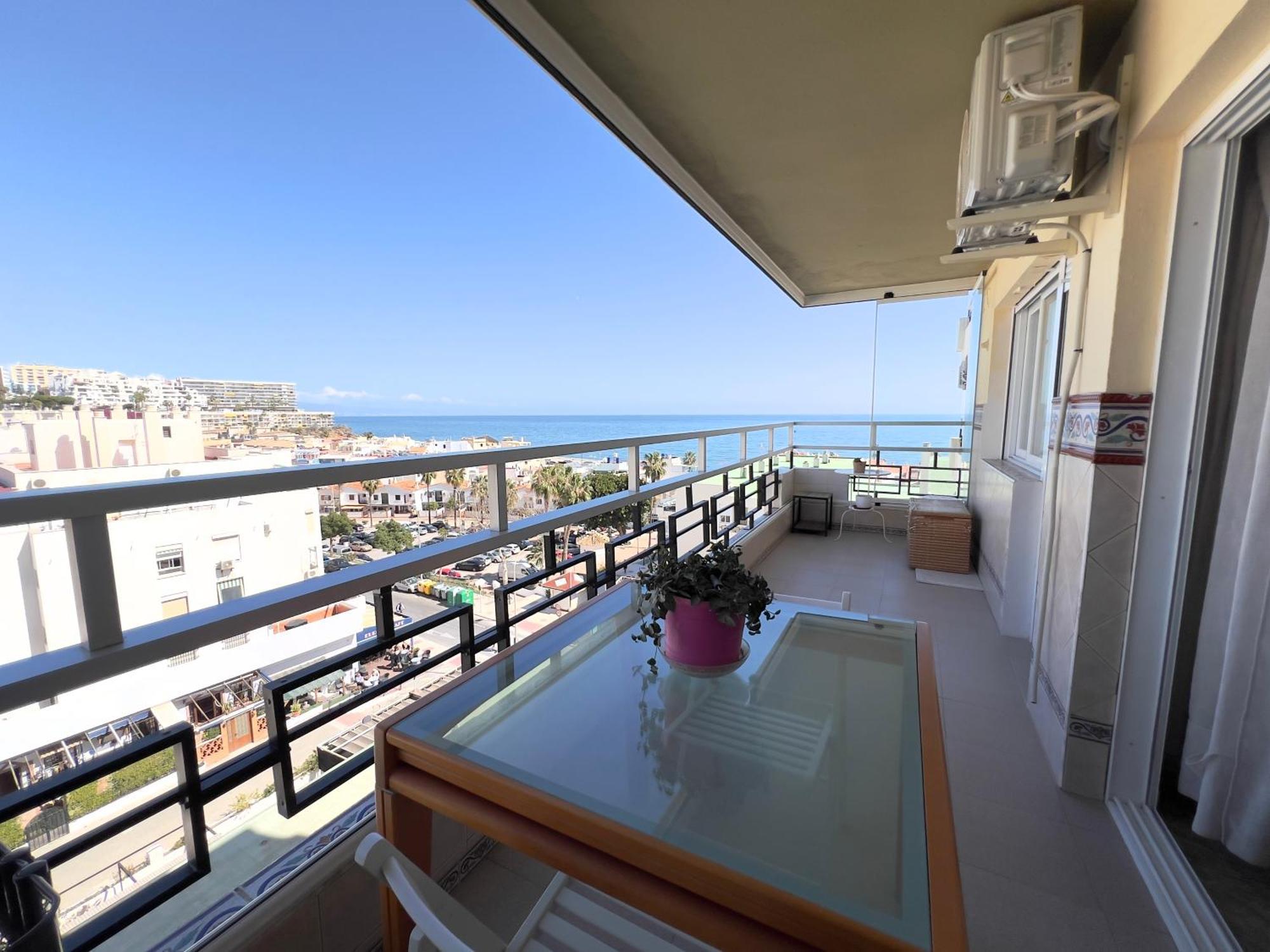شقة En Carihuela Con Vistas Y Plaza De Garaje, Nucleo Cristal توريمولينوس المظهر الخارجي الصورة