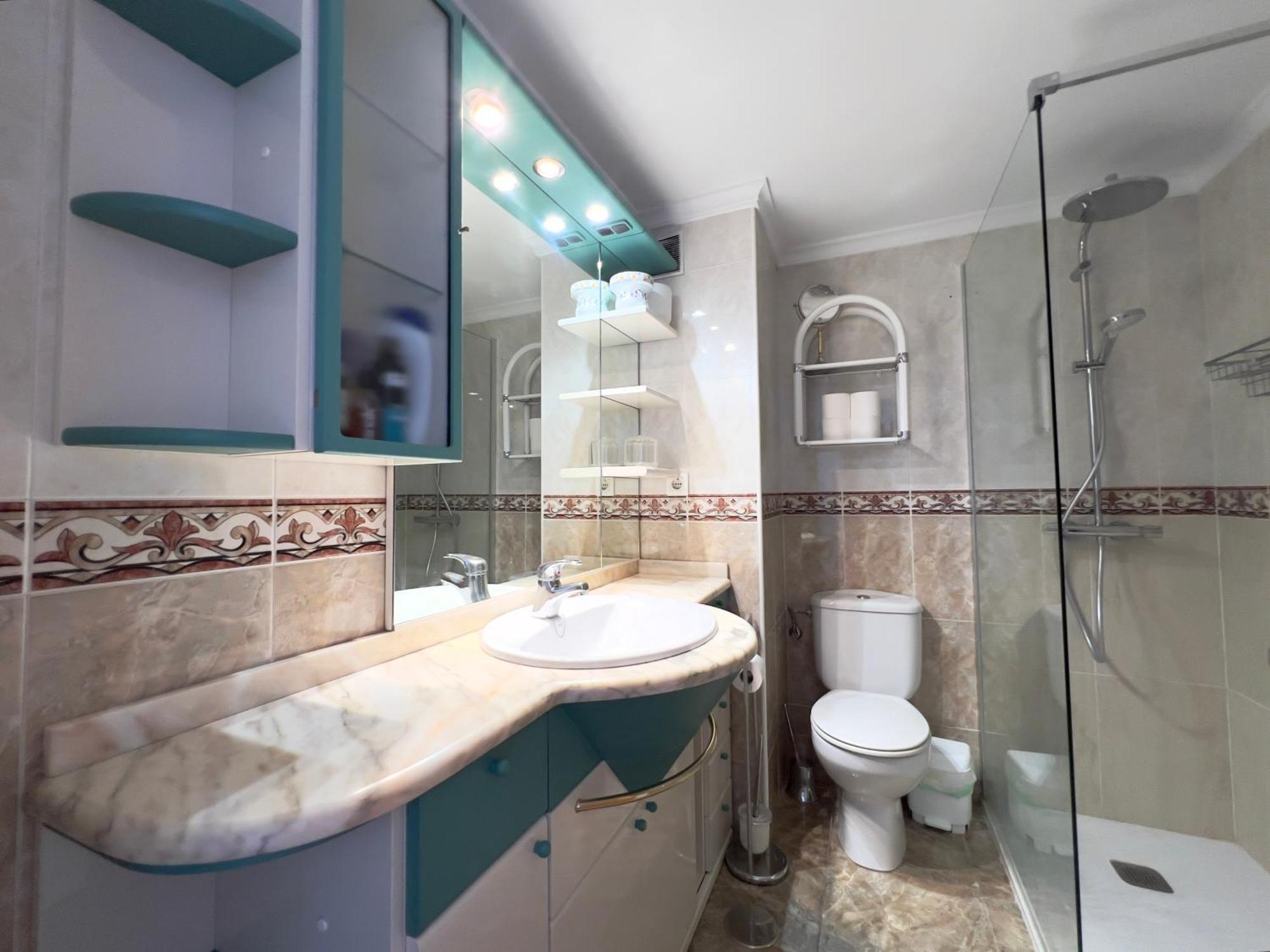 شقة En Carihuela Con Vistas Y Plaza De Garaje, Nucleo Cristal توريمولينوس المظهر الخارجي الصورة